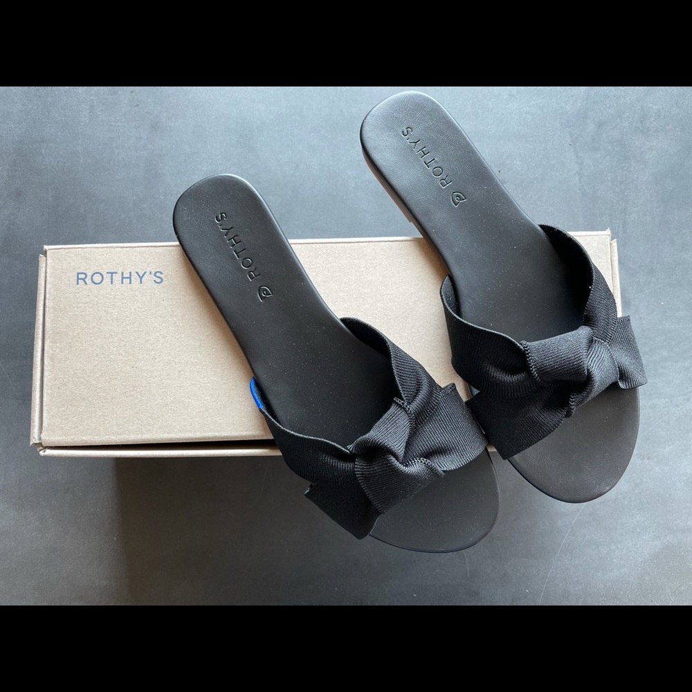 NWT Rothy’s Black The Knot Sandals
